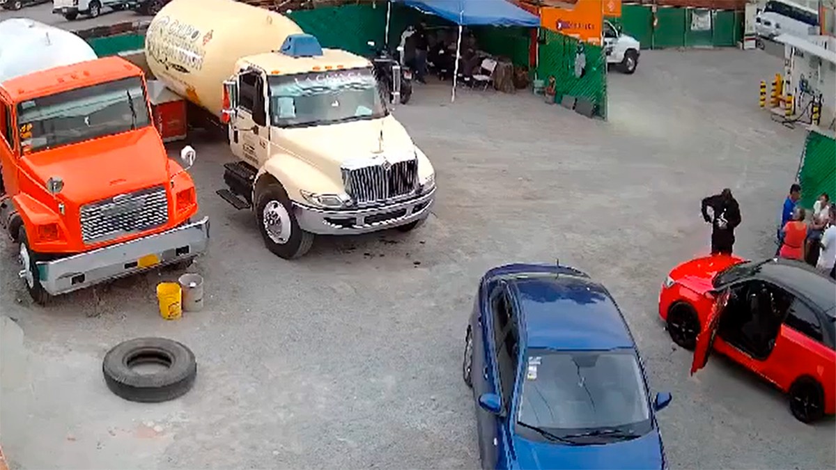 VIDEO “Háblale a una ambulancia cab…”, balean a empleados de una gasera