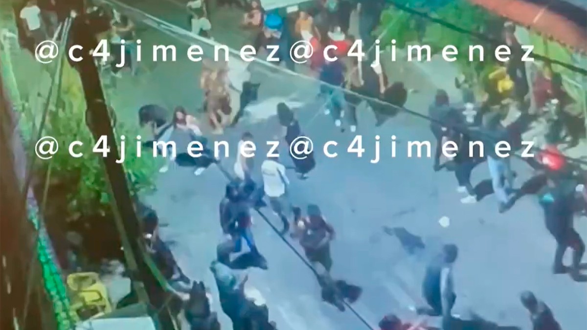 VIDEO Terminan fiesta callejera ¡a balazos!; la gente corrió despavorida a refugiarse