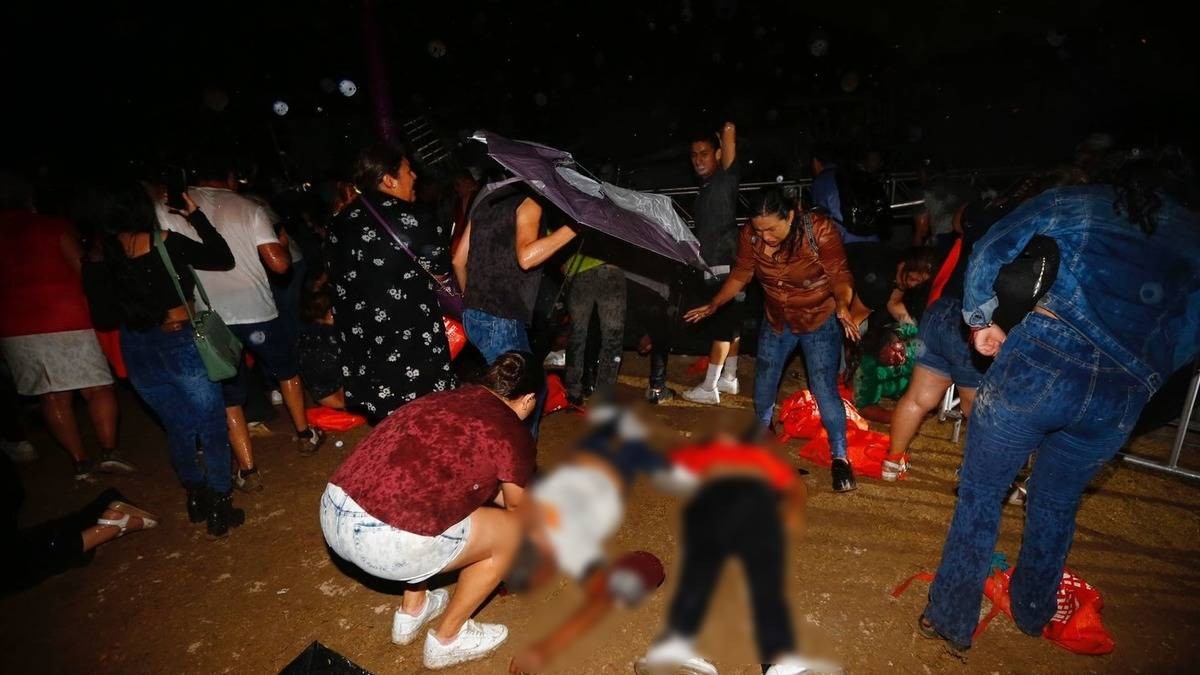 Se derrumba escenario con Lorenia y Máynez