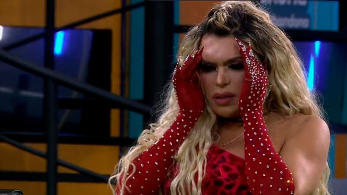 VIDEOS Hospitalizan de emergencia a Wendy Guevara, piden oraciones por su salud