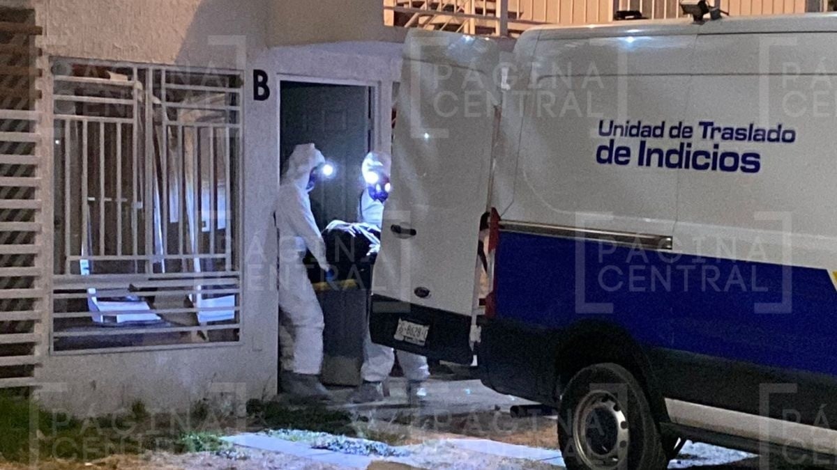 Vecinos reportaron olores fétidos en departamento y encuentran cuerpo colgado en el baño