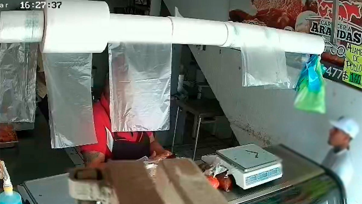 VIDEO “¡De volada o les meto un plomazo!” Graban asalto en carnicería de León l