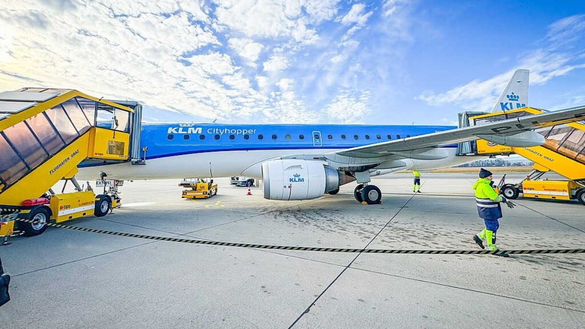Hombre cayó en una turbina de avión y muere frente a todos los pasajeros
