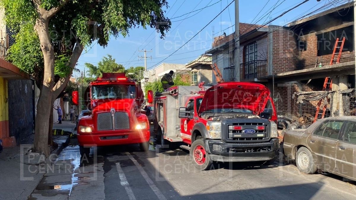 Arde casa abandonada con pieles y basura en Valle de León