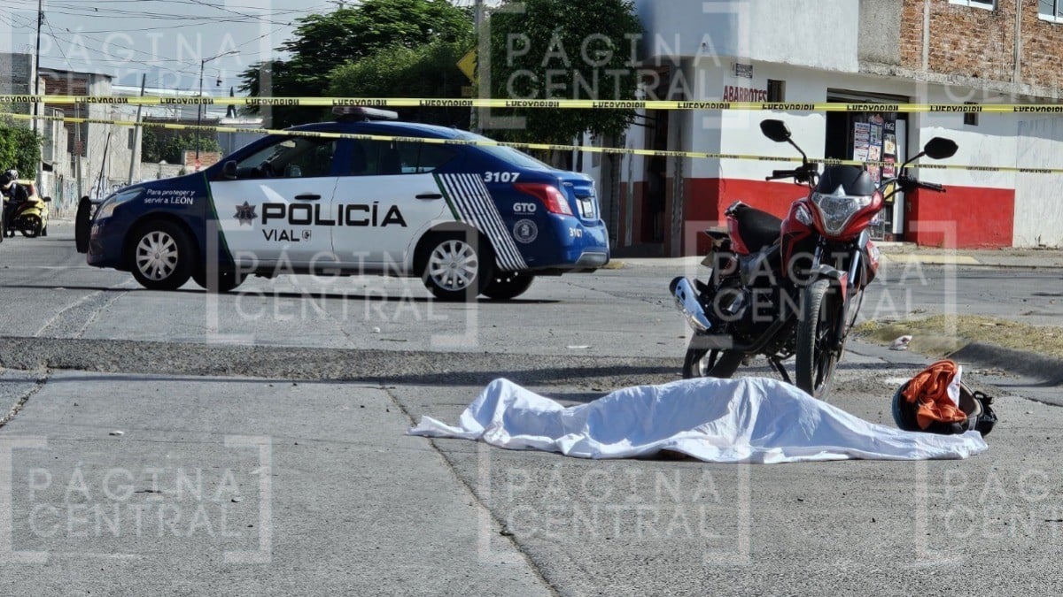 “¡No me dejes solo!“ Muere mujer motociclista atropellada por tráiler, su hermana vio todo
