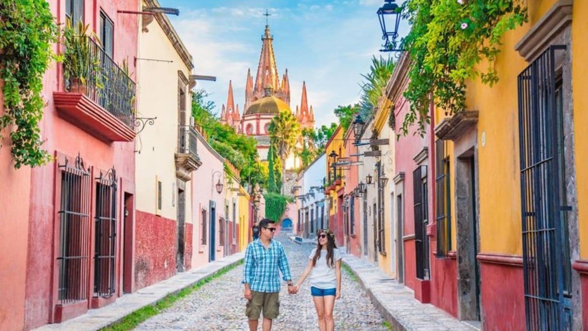 Esta calle de Guanajuato brilla en la lista de las más hermosas del mundo