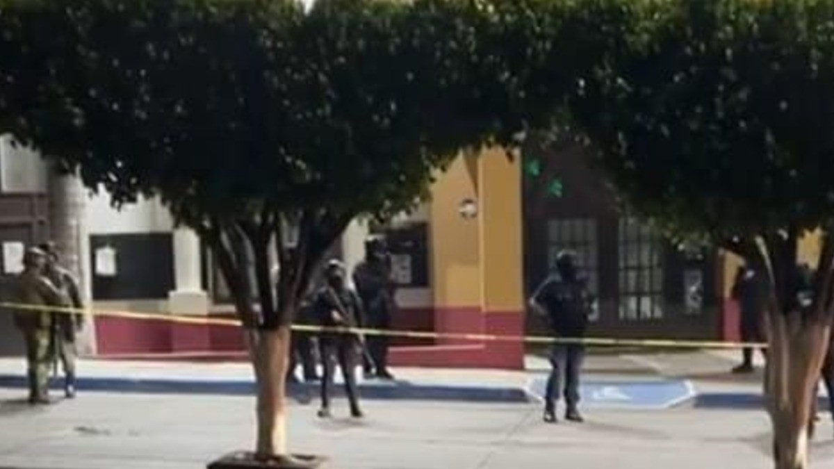 Atacan con explosivos junta distrital del INE y dejan cartulina con amenazas