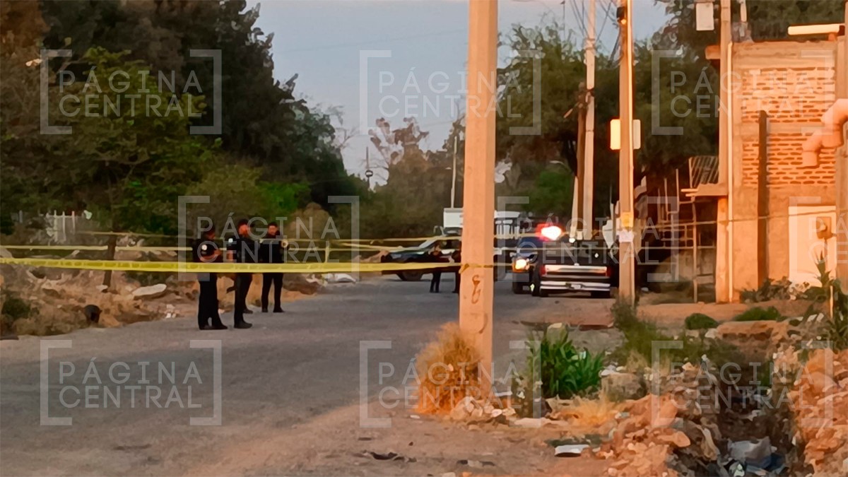 Asesinan a dos hombres a bordo de una camioneta en Fracciones de Hacienda La Pompa