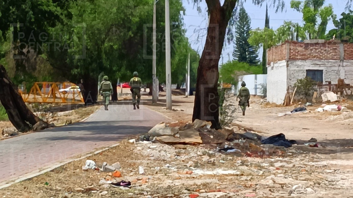 Abandonan cuerpo 'emplayado' y con huellas de violencia en colonia Deportiva II