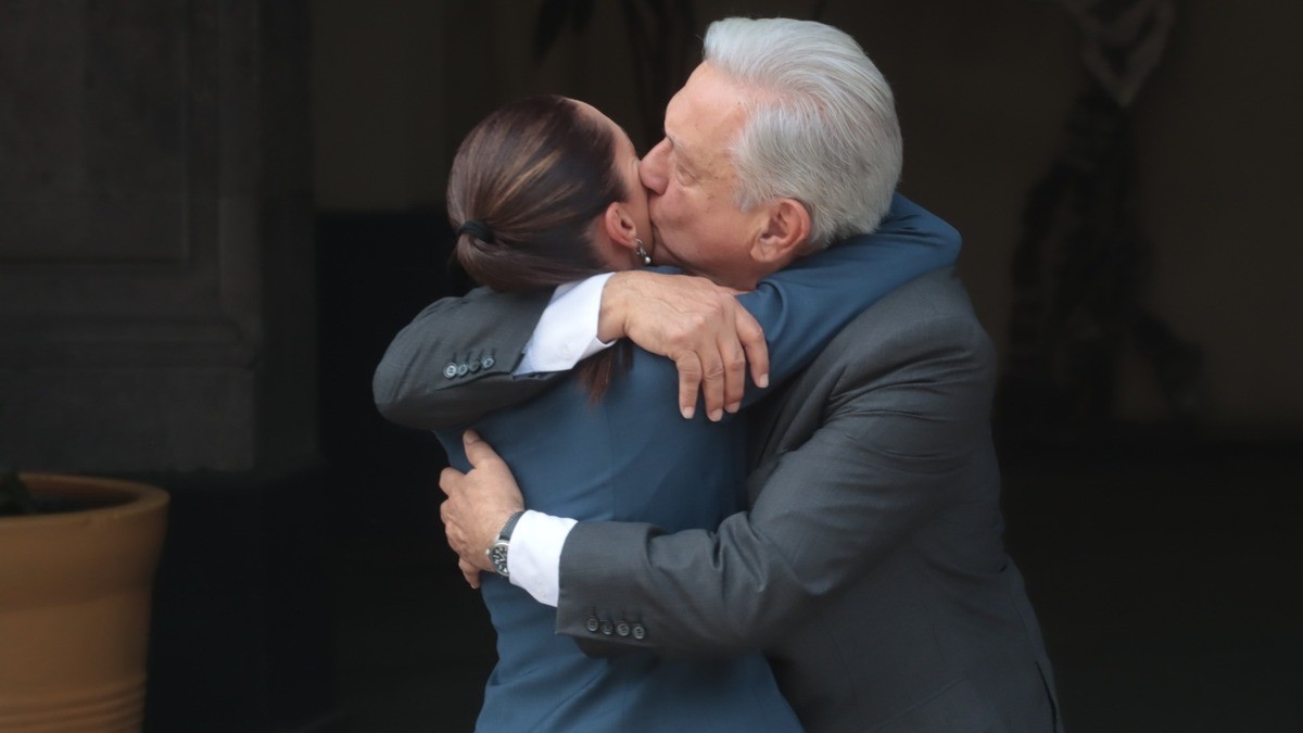 ‘¿Quién va a gobernar: Claudia o AMLO?’