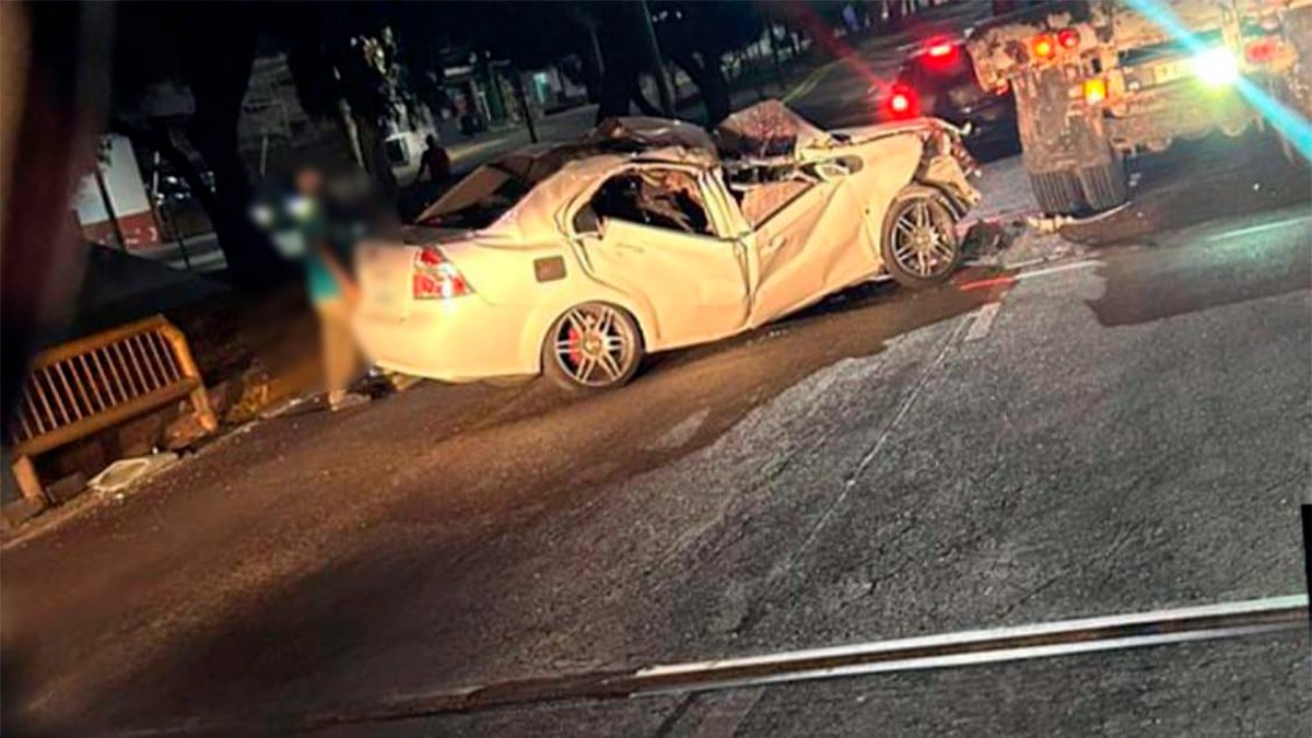 Volcadura en el bulevar Miguel de Cervantes deja un lesionado