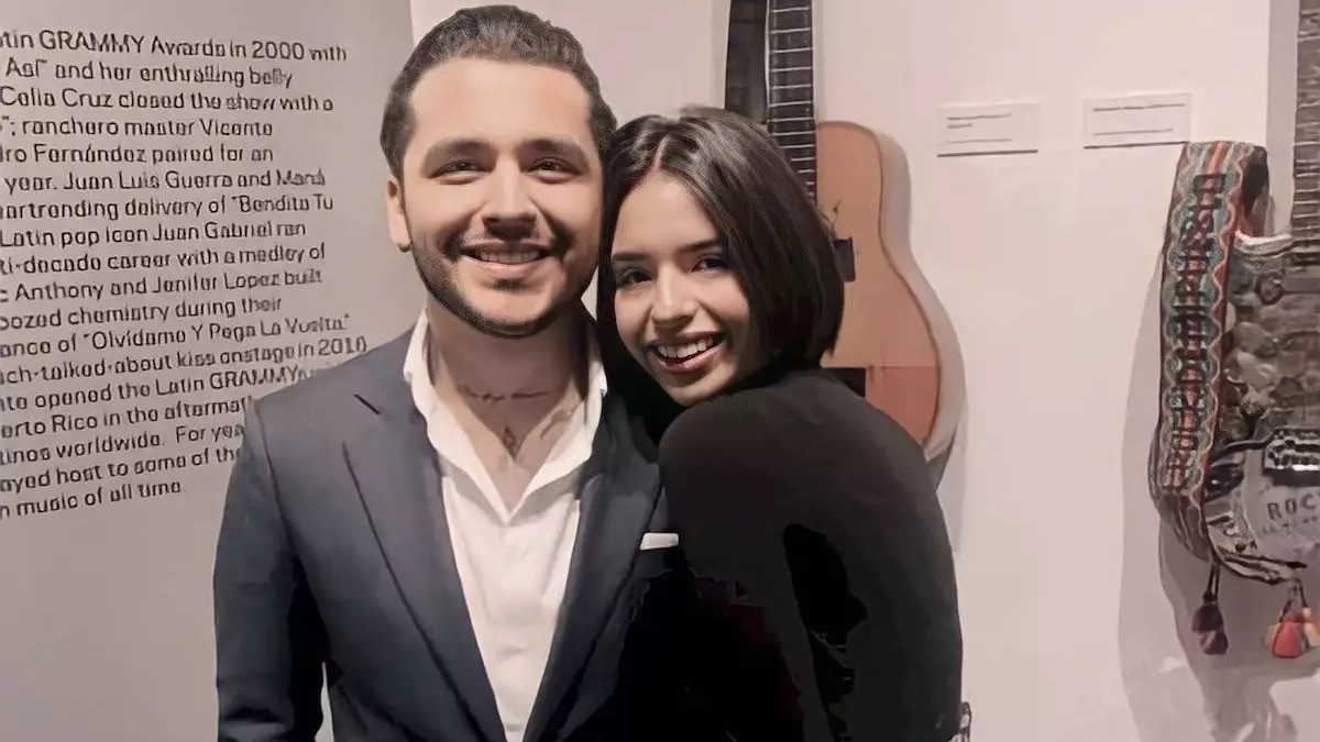 VIDEO ¡Hay amor! Christian Nodal y Ángela Aguilar se dan su primer beso en público