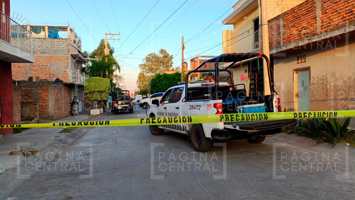 Matan a un hombre afuera de una casa en Montañas del Sol