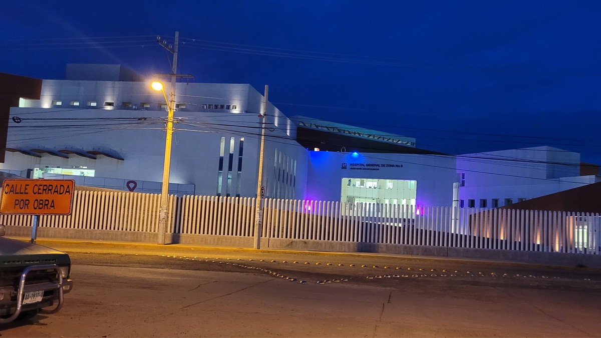 Jóvenes atacan a anciana con palos, piedras y un bate de beisbol; murió en el hospital