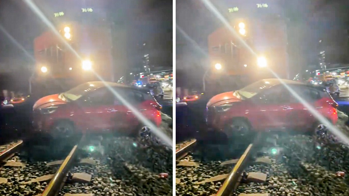 VIDEO ¡Siguen accidentes con trenes! Mujer intenta ganarle el paso y termina impactada