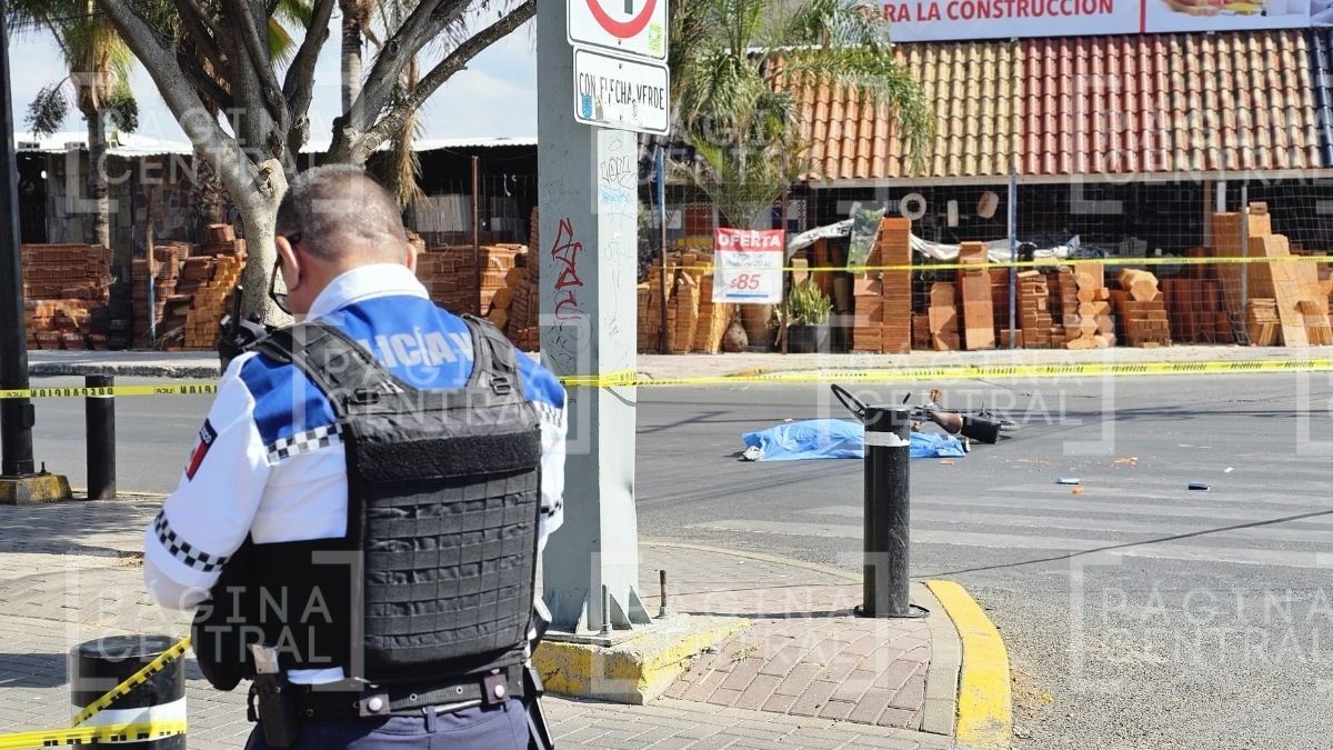 Joven ciclista muere atropellado por una pipa en el Vicente Valtierra