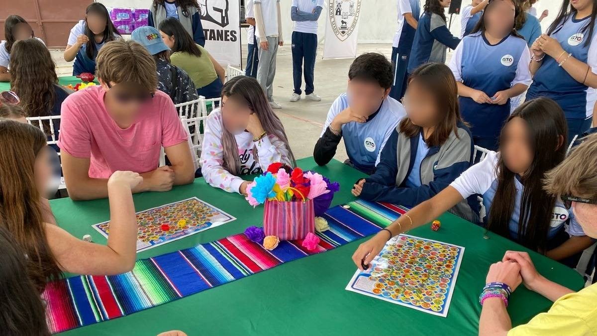 Con rally y taquiza, estudiantes de León afianzan lazos con una high school de Michigan