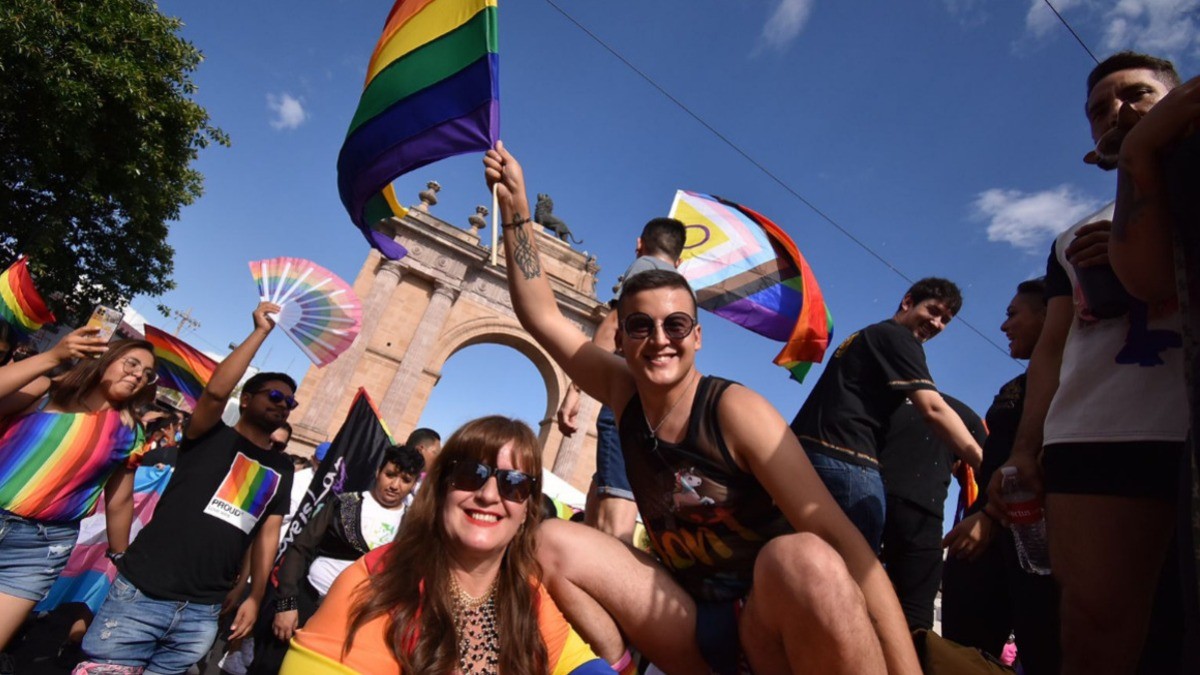 Festejarán marcha Pride 2024 con bodas en el Arco de la Calzada; ¡toma precauciones!
