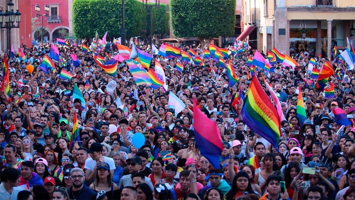 Marchan miles por el orgullo LGBTIQ+ en León
