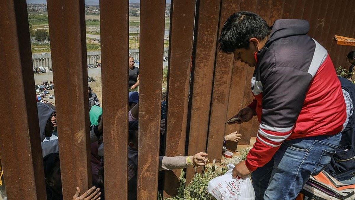 Estados Unidos regularizará a migrantes casados con estadounidenses; ve aquí los detalles