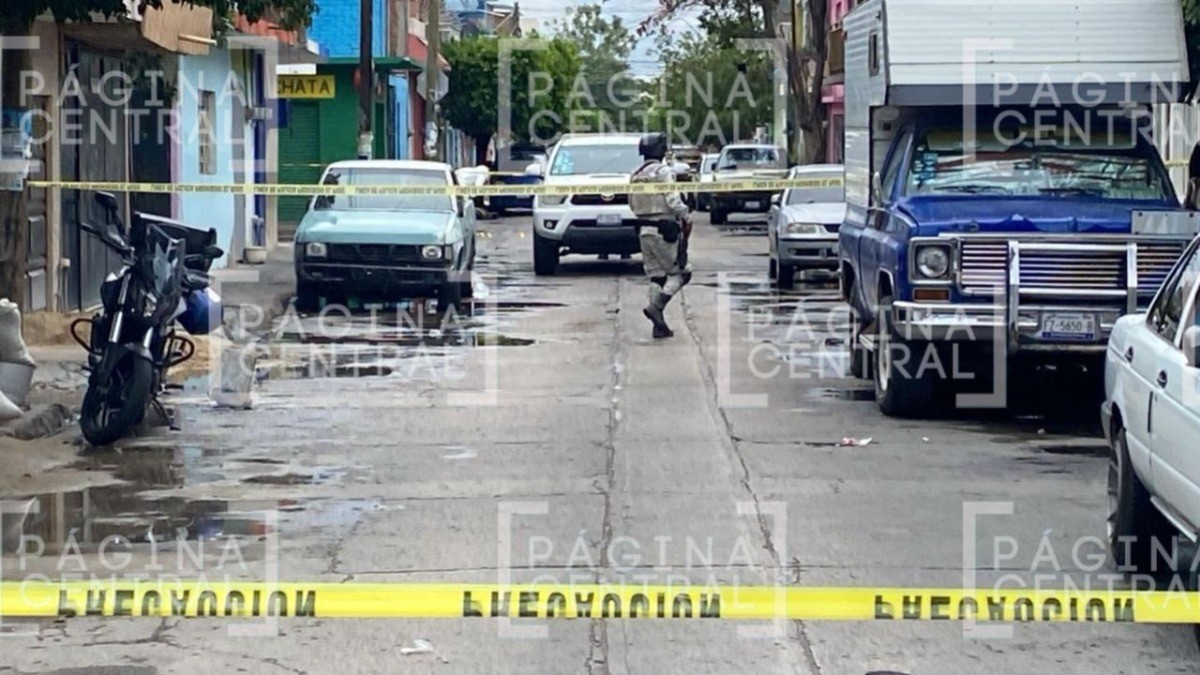 Disparan al menos 20 veces contra hombre en La Brisa y muere en la calle