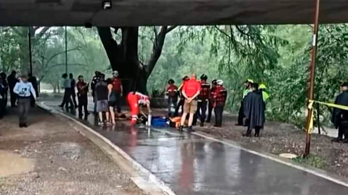 Joven jugaba futbol con sus amigos y murió ahogado por recuperar la pelota de un río