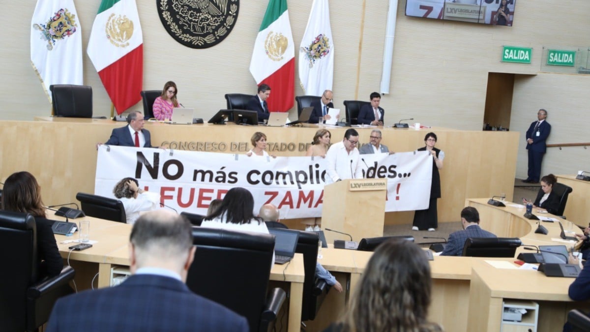 Rechazan diputados exhortar a eliminar 'pensión VIP' de Zamarripa Aguirre