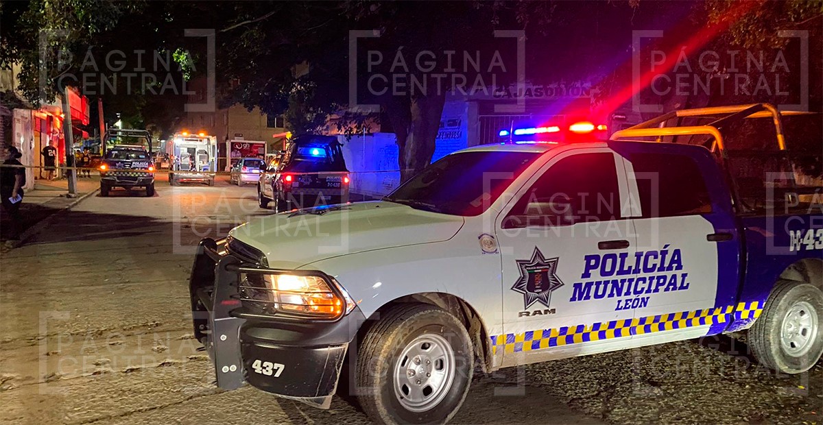 Disparan contra hombre en una camioneta, las balas también alcanzaron a una mujer