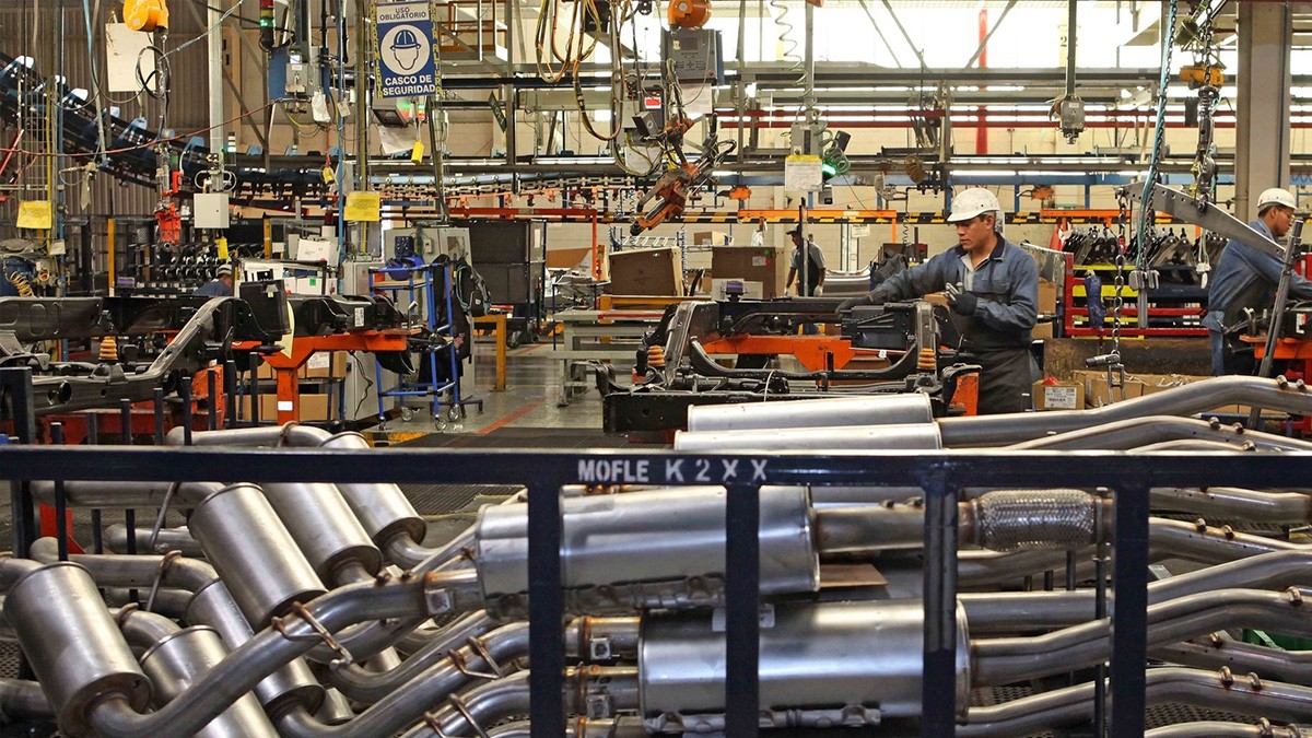 Economía tiene mayor revés en 32 meses