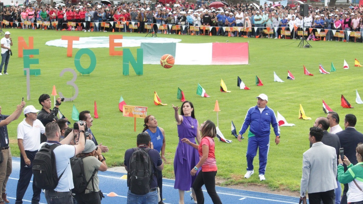 ¿Quieres una barda, un baño o un domo para tu escuela? ¡Dile a tus maestros!