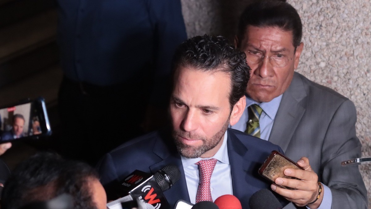 Acusa Loret venganza y persecución del Gobierno