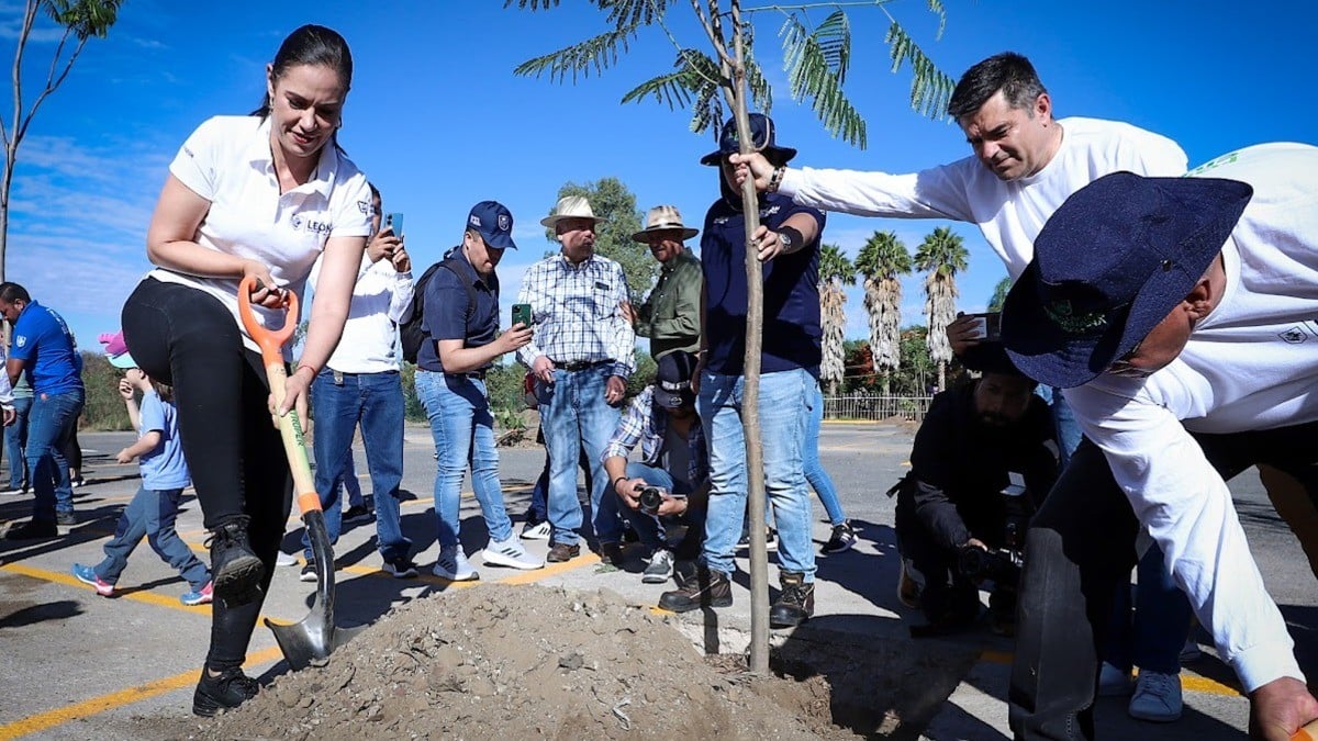 Arranca Ale Gutiérrez plantación masiva de árboles en León; van por 10 mil