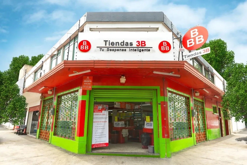 Abandona a su bebé dentro de una canasta de tienda de autoservicio y huye en moto