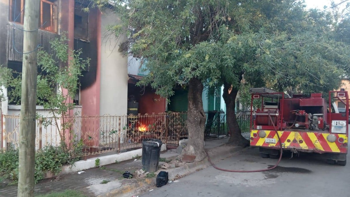 Padre abrazó a hija de 6 años para protegerla de incendio, pero ambos murieron calcinados