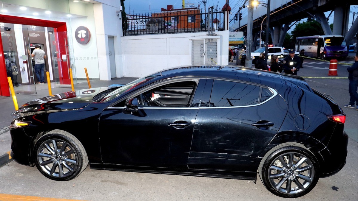 Atropella automovilista a sus asaltantes en CDMX