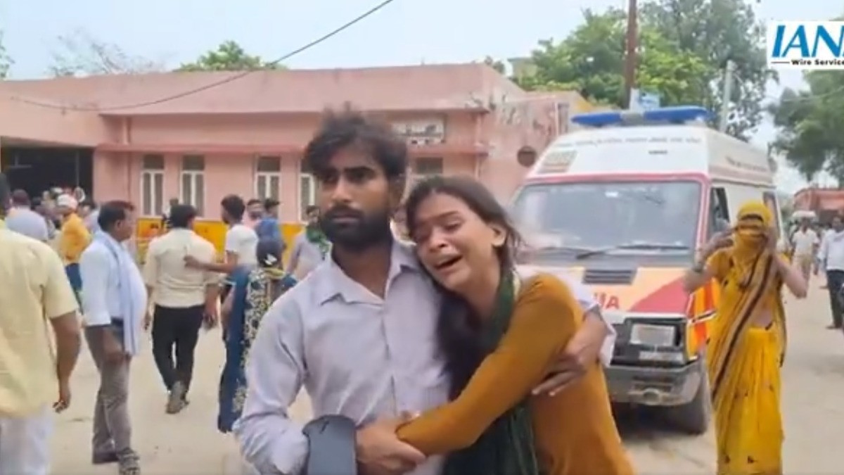 ¡Tragedia en la India! Mueren hasta 100 personas en estampida durante celebración religiosa