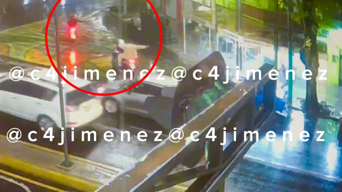 VIDEO Tras pleito vial, disparan contra clientes en puesto de comida y matan a uno