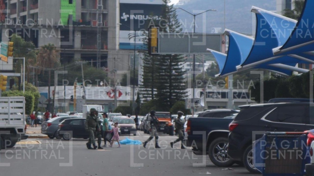 Reportan ataque a balazos frente a Walmart en bulevar Clouthier