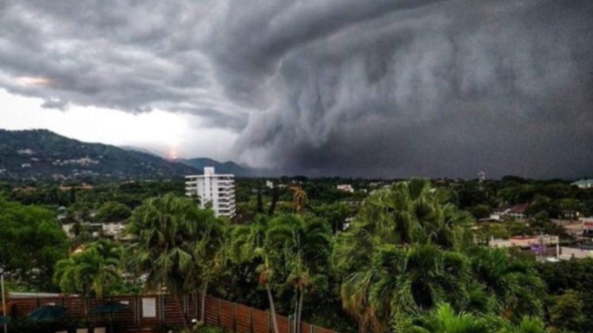 Huracán Beryl destroza Jamaica, ¿a qué hora llega a México?