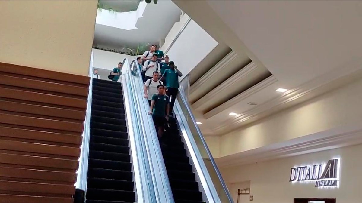 VIDEO: León viaja a CDMX, pero ¡no lleva a su refuerzo!