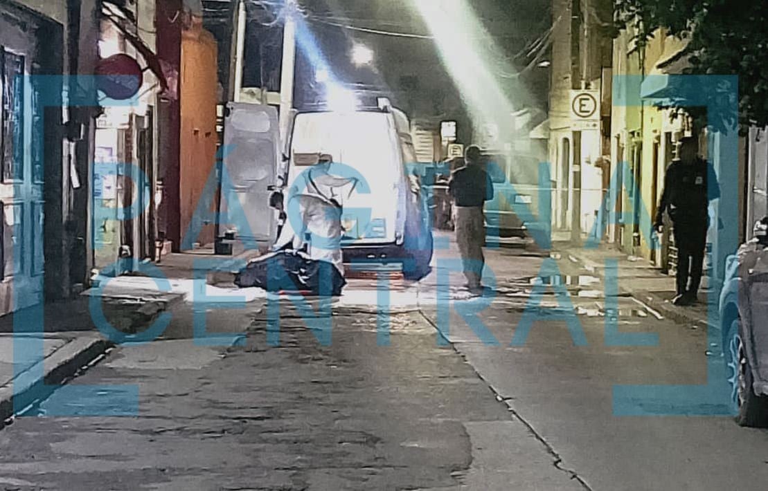 Arrojan un cuerpo desde un auto frente a vecinos de San Juan de Dios