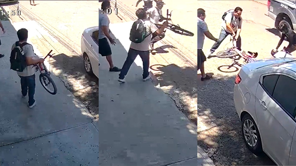 VIDEO Detiene a ladrón aventándole una bicicleta; ciudadanos lo agarran a golpes