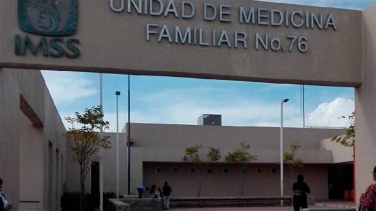 VIDEO Grupo armado exige a balazos atención médica a dos hombres en hospital del IMSS