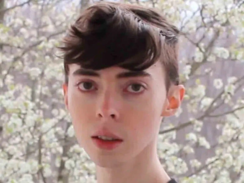 Tiene 35 años, pero luce como un adolescente de 15; este es su secreto