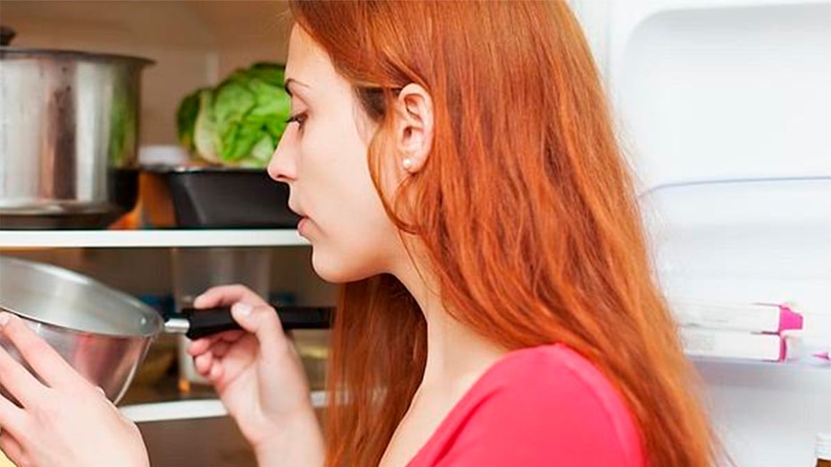 ¿Guardas la comida con todo y cacerola en tu refrigerador?, eso podría afectar tu salud