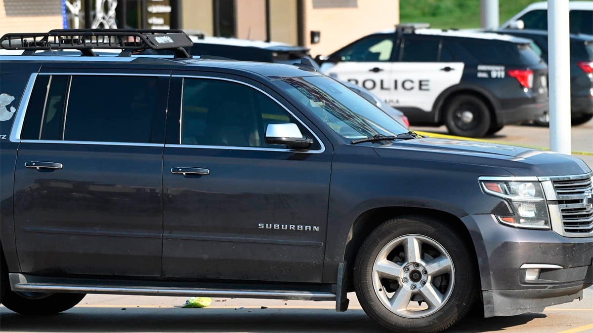 Niño muere luego de ser encerrado durante horas en una camioneta bajo un calor sofocante