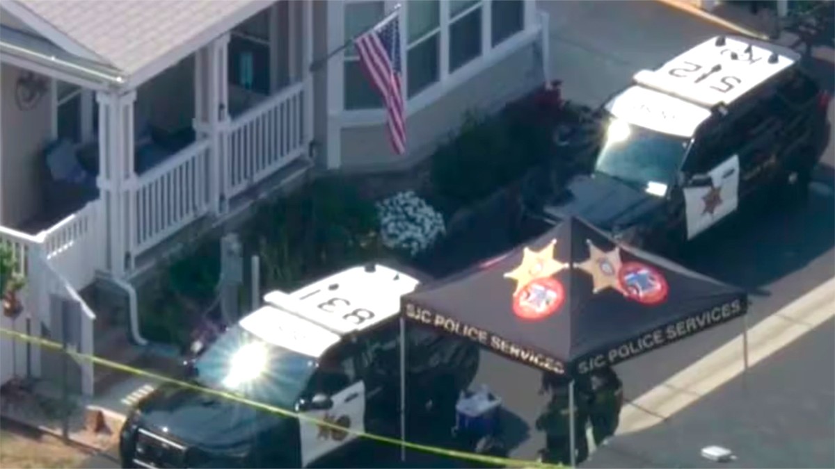 Detienen a individuo que decapitó a sus padres y su perro, estaba bañado en sangre