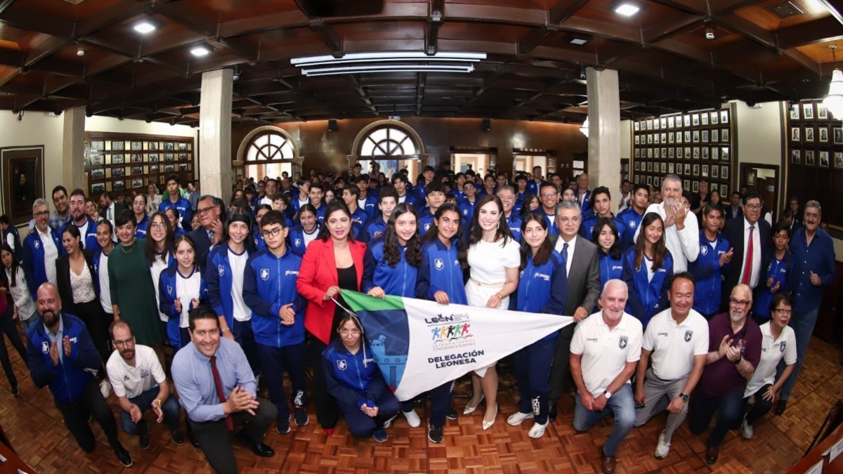 Abanderan a deportistas de León para los International Children's Games