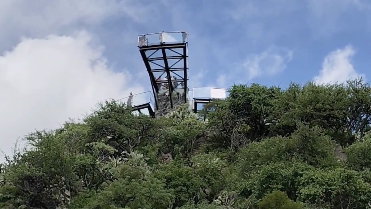 Bebé de 2 años cayó 50 metros del Mirador de Cristal, papás lo descuidaron unos minutos