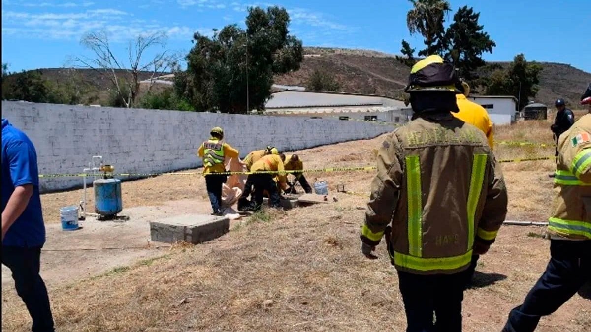 Reportan a niño perdido y horas después encuentran su cuerpo en una fosa de aguas negras